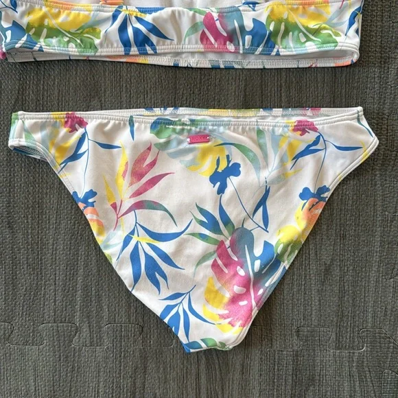 Roxy White and Multicolor Floral Bikini Set - Girls Size 14 - Picture 6 of 7